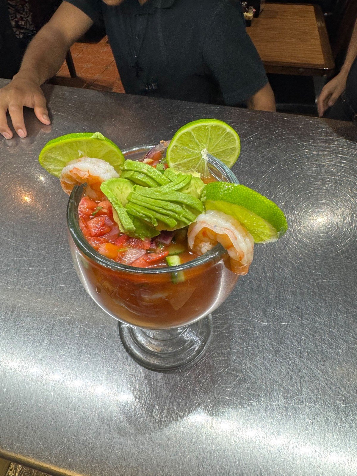 Koktel de Kamaron with shrimp and fresh lime